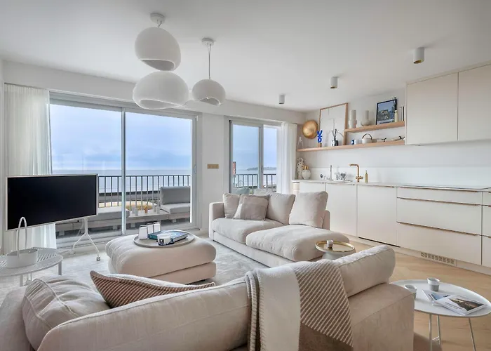 De Standing En Front De Mer, Pour 4 *