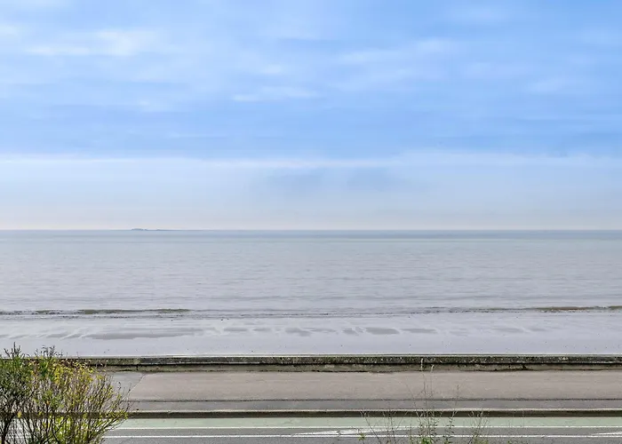 De Standing En Front De Mer, Pour 4 La Baule